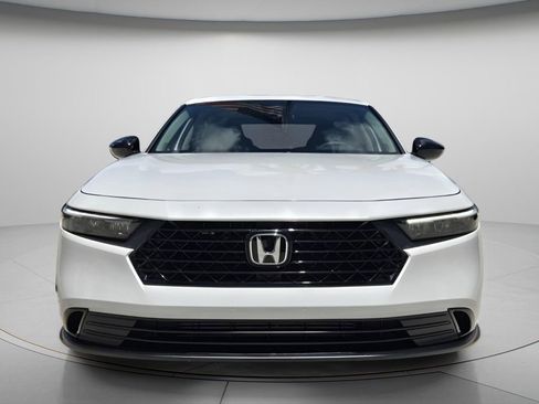 Certified 2025 Honda Accord SE image 5