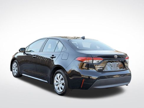 Used 2025 Toyota Corolla LE image 7