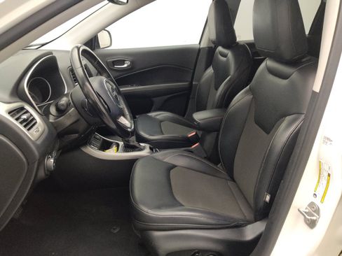 Used 2020 Jeep Compass Latitude w/ Popular Equipment Group FWD image 17