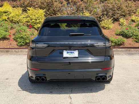 Used 2023 Porsche Cayenne GTS w/ Assistance Package AWD/4WD image 4