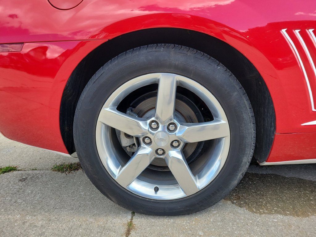 Used 2011 Chevrolet Camaro LT RWD image 5