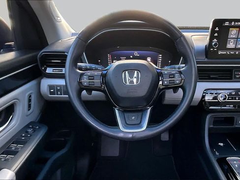 Used 2023 Honda Pilot Elite image 6