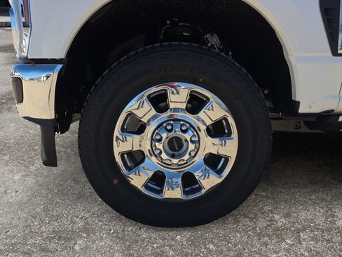 New 2026 Ford F350 4x4 Crew Cab Super Duty image 9