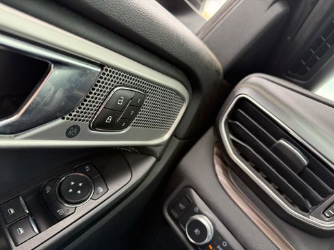 Used 2020 Ford Explorer Limited image 14