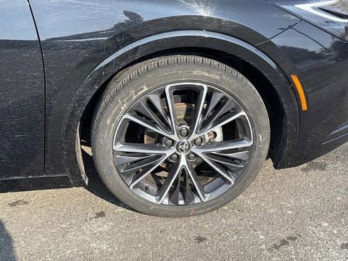 Used 2025 Toyota Prius XLE image 7