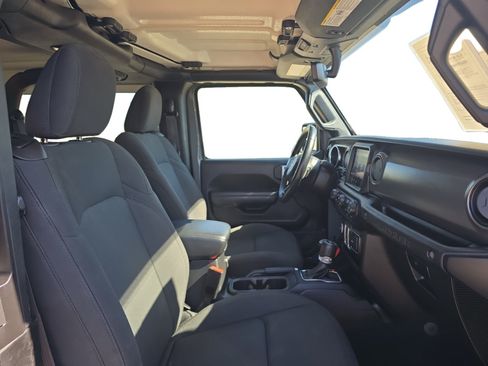 Used 2022 Jeep Wrangler Sport AWD/4WD image 17