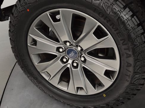 Used 2016 Ford F150 Lariat w/ Equipment Group 502A Luxury image 10