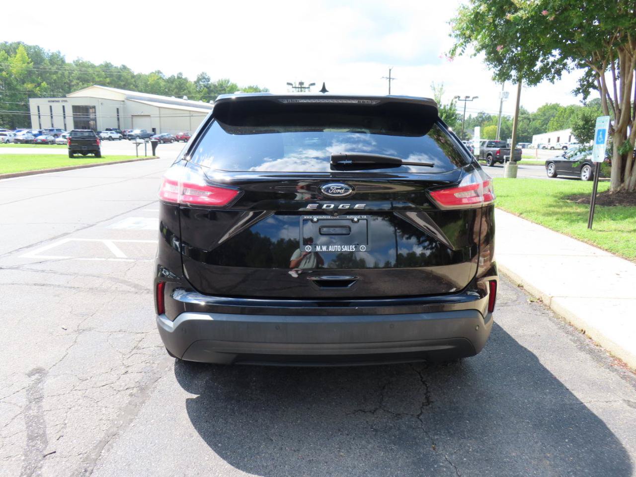 Used 2021 Ford Edge SE FWD image 6