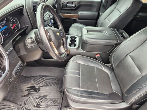 Used 2022 Chevrolet Silverado 2500 High Country w/ Z71 Off-Road Package image 8