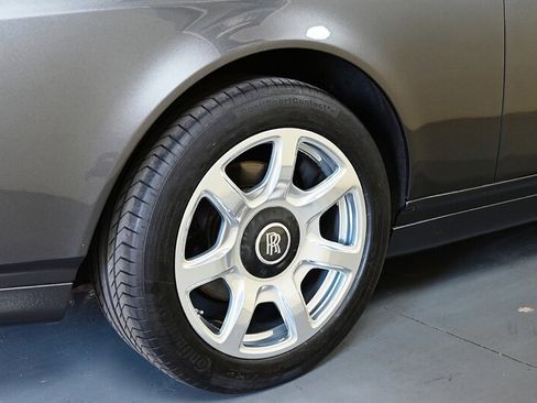 Used 2012 Rolls-Royce Phantom Drophead Coupe image 17