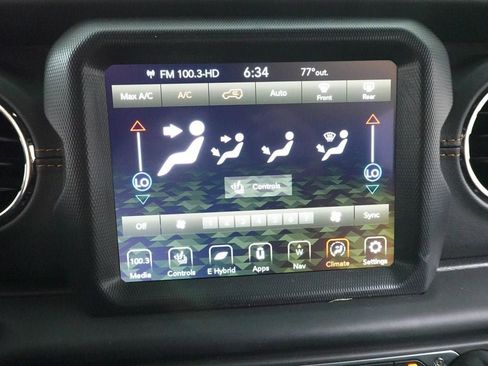 Used 2023 Jeep Wrangler Unlimited Sahara AWD/4WD image 21