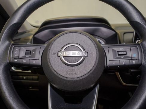 Used 2024 Nissan Rogue SV image 18