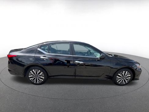 Used 2025 Nissan Altima 2.5 SV image 18