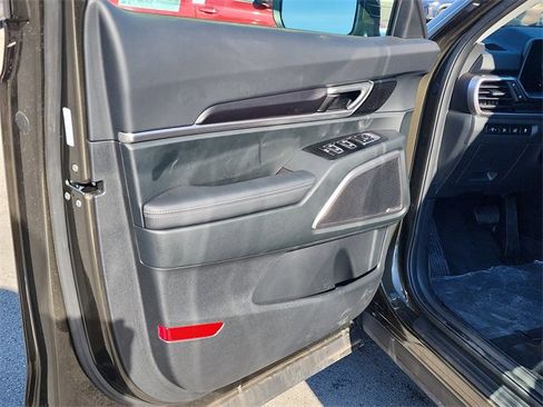 New 2025 Kia Telluride S image 10