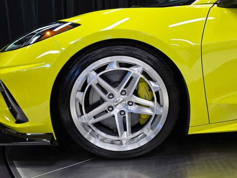Used 2023 Chevrolet Corvette Stingray Premium Cpe w/ Z51 Performance Package RWD image 3