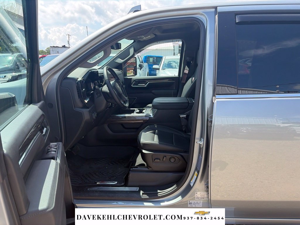 Used 2025 Chevrolet Silverado 2500 LTZ w/ LTZ Plus Package AWD/4WD image 19