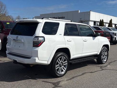 Used 2024 Toyota 4Runner SR5 image 5