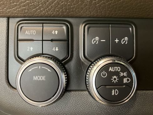 Used 2023 GMC Yukon Denali AWD/4WD image 16