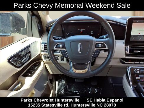 Used 2021 Lincoln Navigator Reserve w/ Luxury Package AWD/4WD image 23