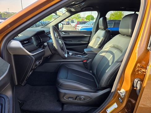 New 2026 Jeep Grand Cherokee Limited AWD/4WD image 13