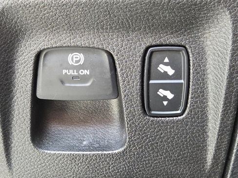 Used 2020 RAM 1500 Big Horn AWD/4WD image 14