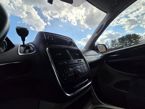 Used 2012 Dodge Grand Caravan Crew image 21