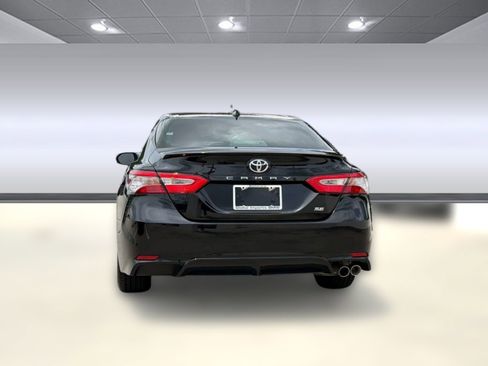 Used 2019 Toyota Camry SE FWD image 9