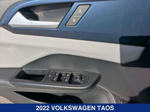 Used 2022 Volkswagen Taos SE FWD image 11