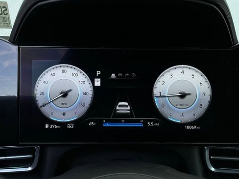 Used 2025 Hyundai Elantra Limited image 42