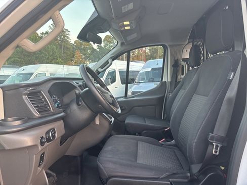Used 2024 Ford Transit 250 Low Roof w/ Exterior Upgrade Package image 41