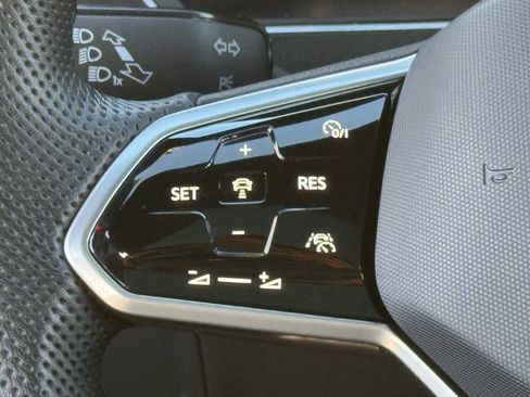 Used 2024 Volkswagen Tiguan SE R-Line image 24