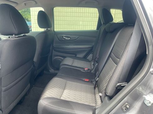 Used 2017 Nissan Rogue S FWD image 12