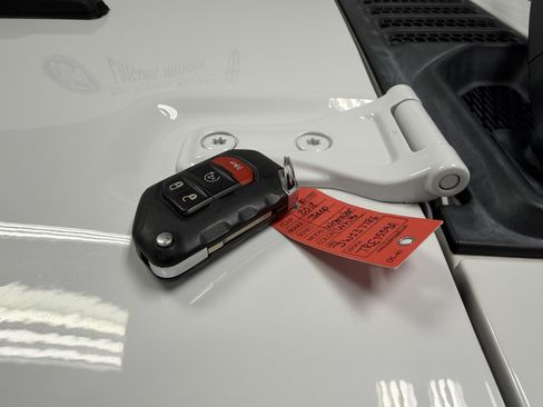 Used 2018 Jeep Wrangler Unlimited Sahara w/ Dual Top Group image 11