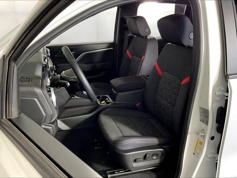 Used 2025 Chevrolet Colorado Z71 image 35