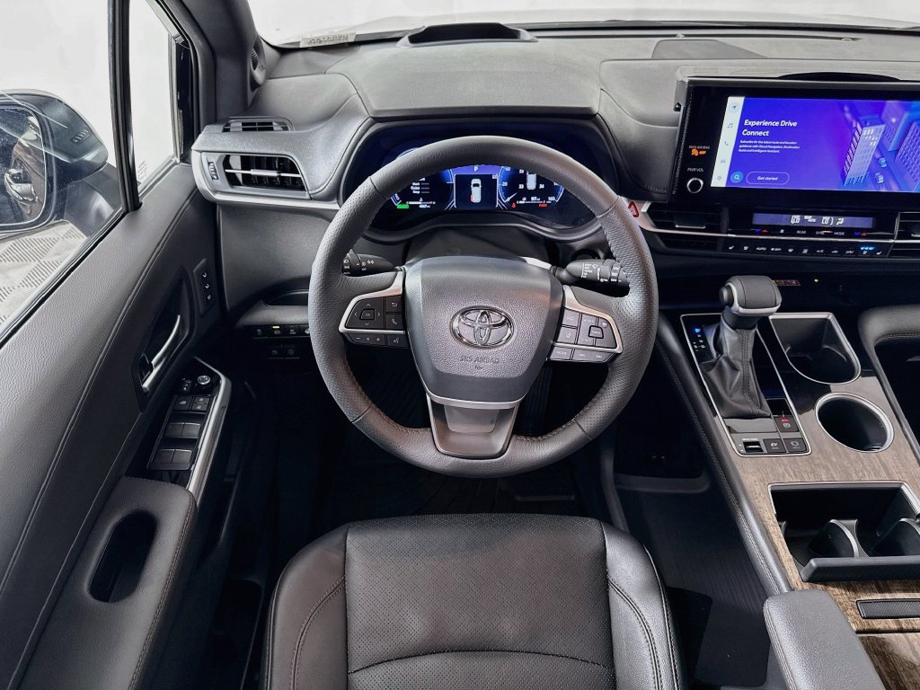Used 2026 Toyota Sienna Platinum AWD/4WD image 23