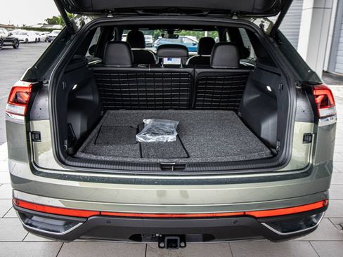 Used 2026 Volkswagen Atlas Cross Sport SE FWD image 18