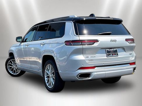 Used 2022 Jeep Grand Cherokee L Summit w/ Luxury Tech Group V AWD/4WD image 4