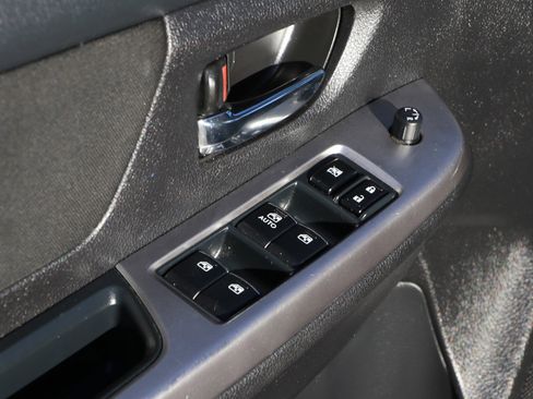 Used 2016 Subaru Impreza 2.0i Premium image 11