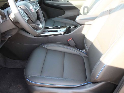 New 2026 Buick Envista Sport Touring w/ Convenience I Package FWD image 25