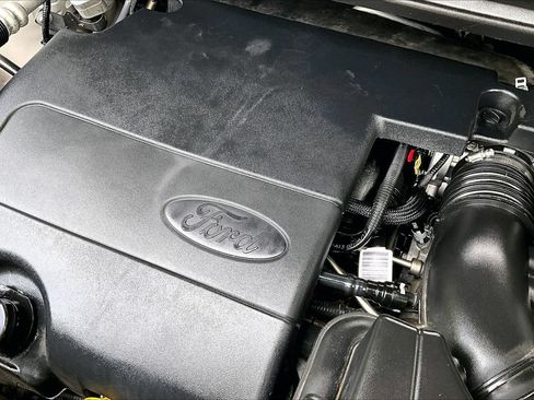Used 2017 Ford Explorer XLT FWD image 31