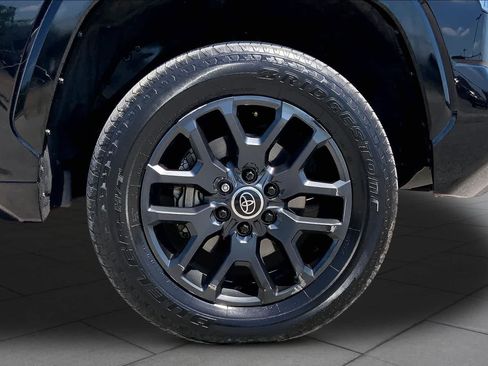 Used 2024 Toyota Tundra Platinum AWD/4WD image 11
