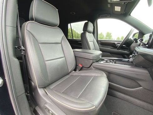Used 2025 Chevrolet Tahoe Premier AWD/4WD image 28