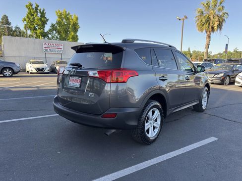 Used 2013 Toyota RAV4 XLE AWD/4WD image 3
