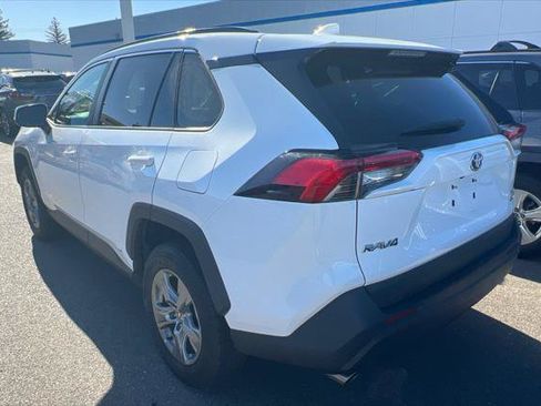 Certified 2022 Toyota RAV4 XLE w/ Convenience Package AWD/4WD image 6