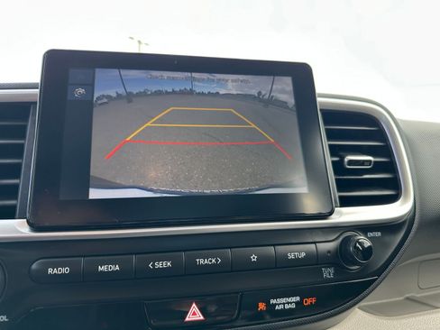 Used 2025 Hyundai Venue SEL image 23