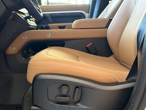 New 2026 Land Rover Defender 110 X-Dynamic SE AWD/4WD image 15