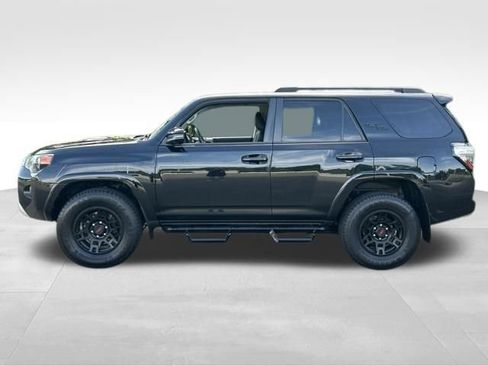Used 2022 Toyota 4Runner TRD Off-Road Premium AWD/4WD image 8