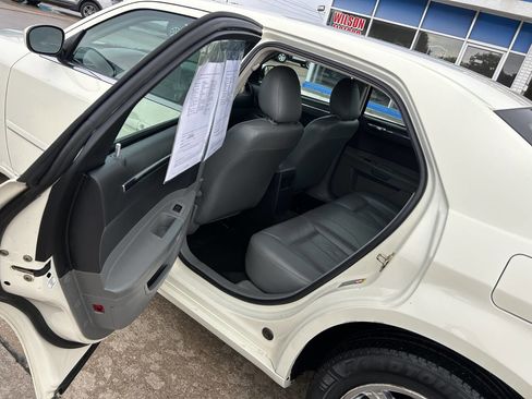 Used 2005 Chrysler 300 Touring image 42