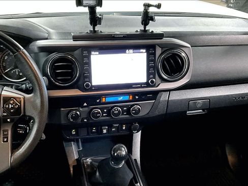 Used 2023 Toyota Tacoma TRD Off-Road image 6