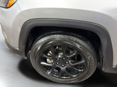 Used 2022 Jeep Compass Altitude image 31